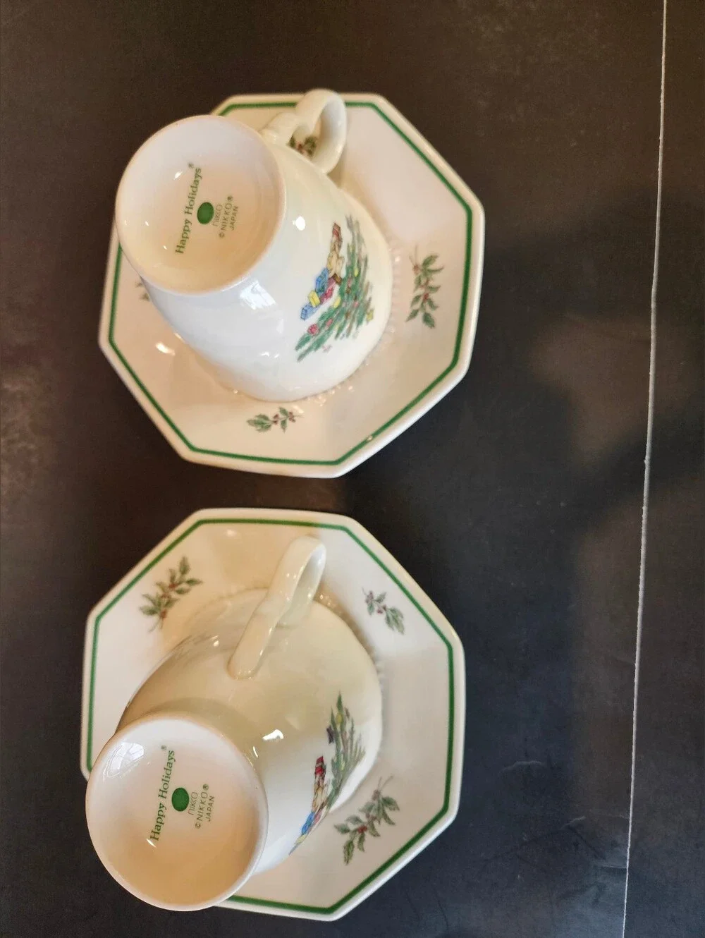 Nikko Classic Collection Set Of 2 (4 PC)Octagon Tea Cups & Saucers Christmastime